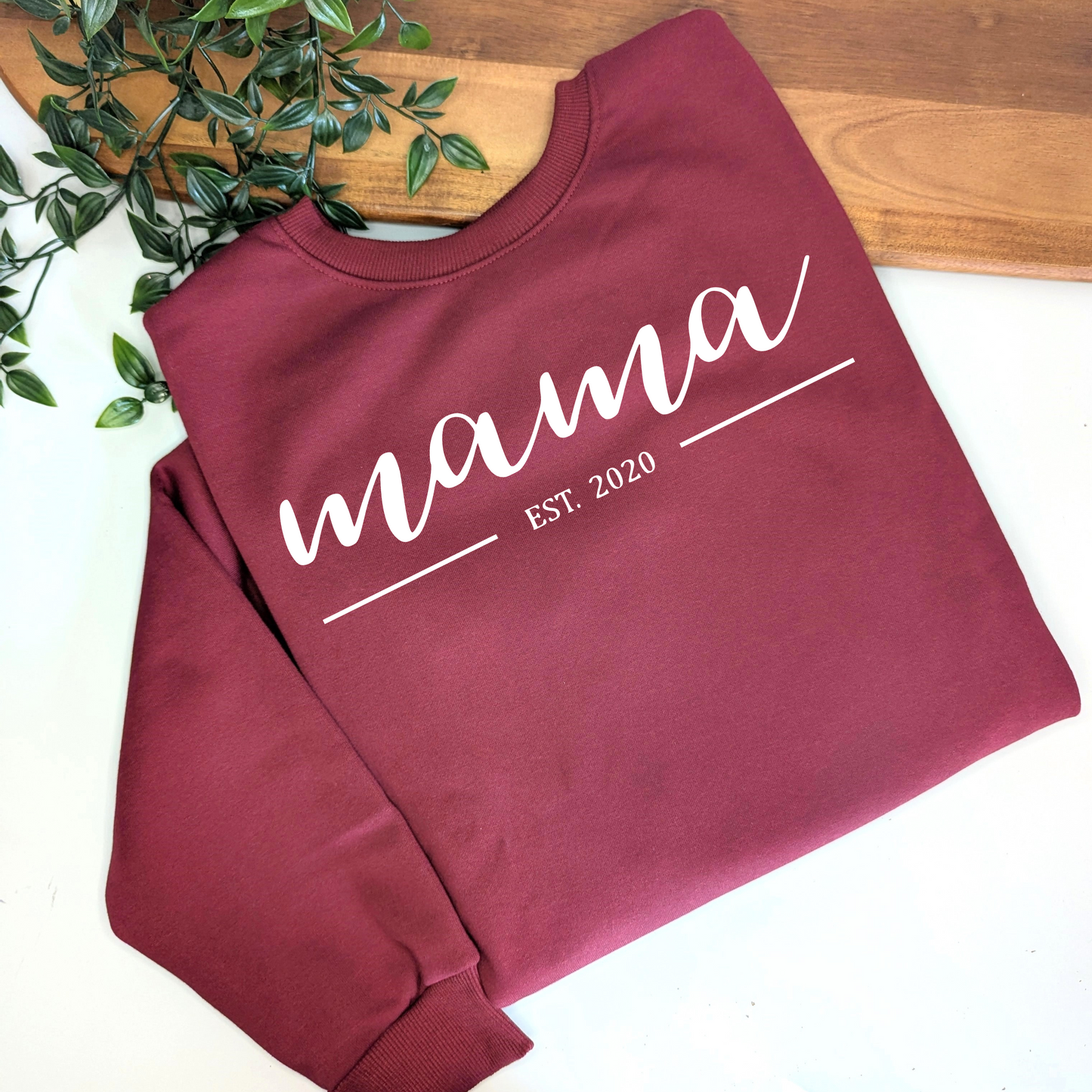 Personalised mama est. with year notation crewneck fleece jumper. Mother's Day gift. Custom mama present. Present for mum.