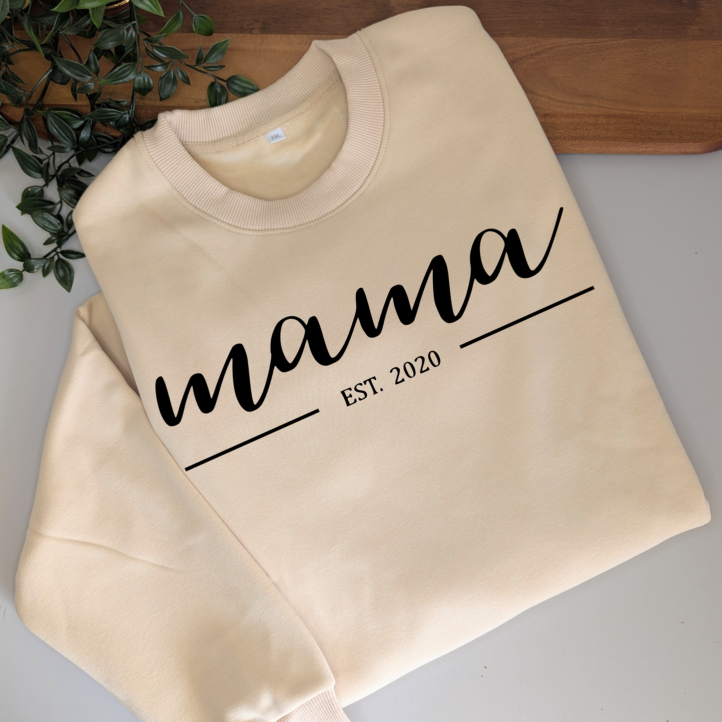 Personalised mama est. with year notation crewneck fleece jumper. Mother's Day gift. Custom mama present. Present for mum.