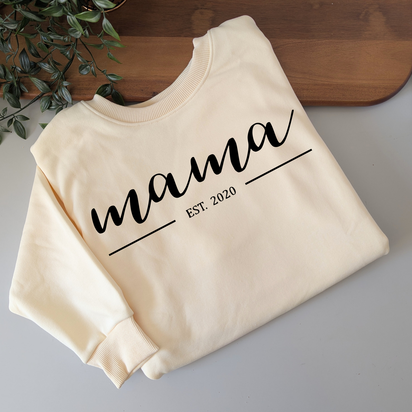 Personalised mama est. with year notation crewneck fleece jumper. Mother's Day gift. Custom mama present. Present for mum.